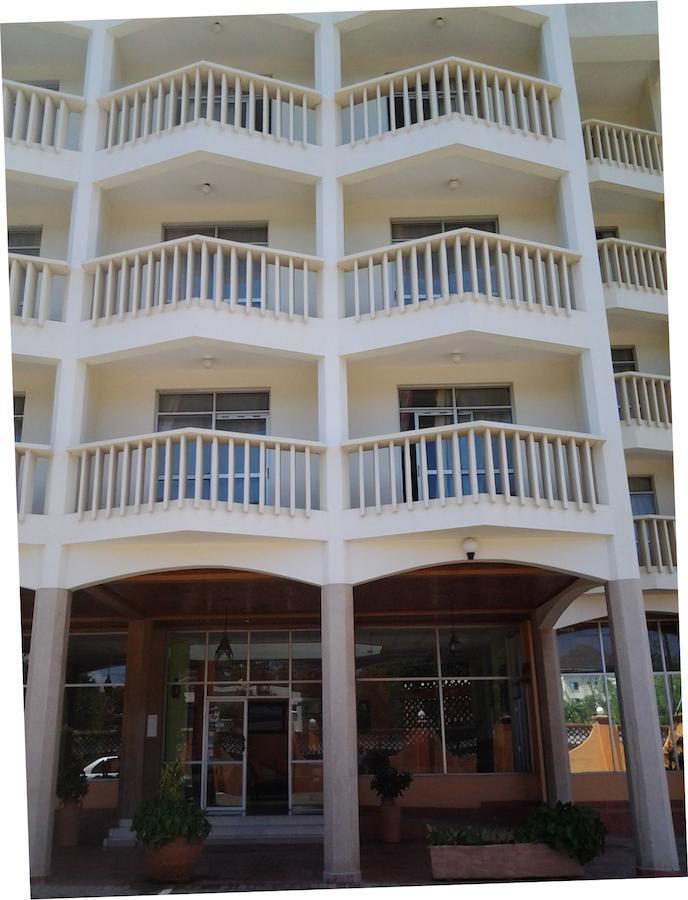 Midview Hotel Nyali Mombasa Exterior photo