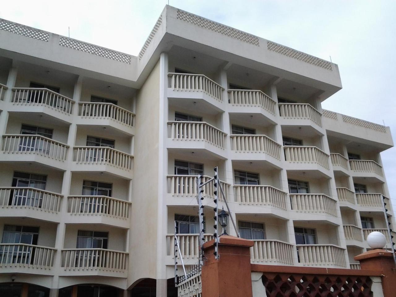 Midview Hotel Nyali Mombasa Exterior photo