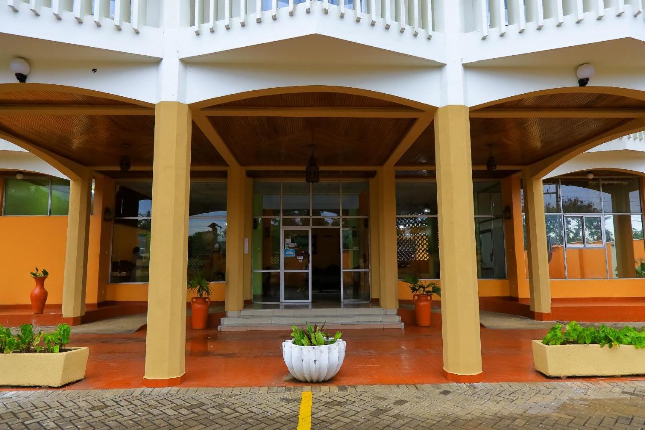 Midview Hotel Nyali Mombasa Exterior photo